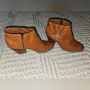 RACHEL COMEY BEAUTIFUL LEATHER CAMEL BOOTIES SZ 6